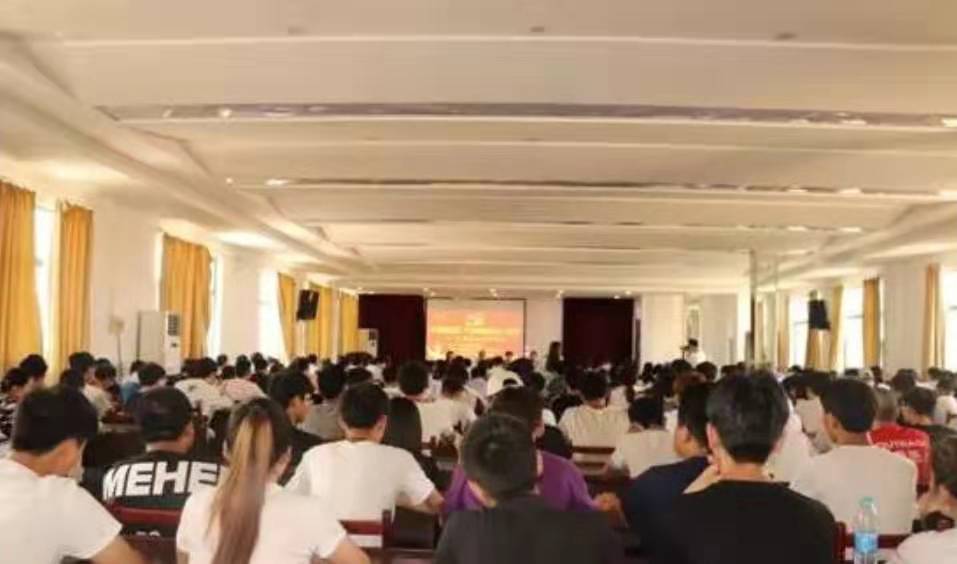 学习新思想千万师生同上一堂课