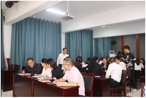 强化党建引领 坚持党建先行