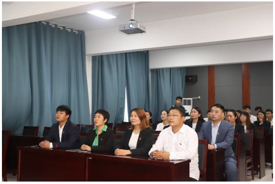 强化党建引领 坚持党建先行